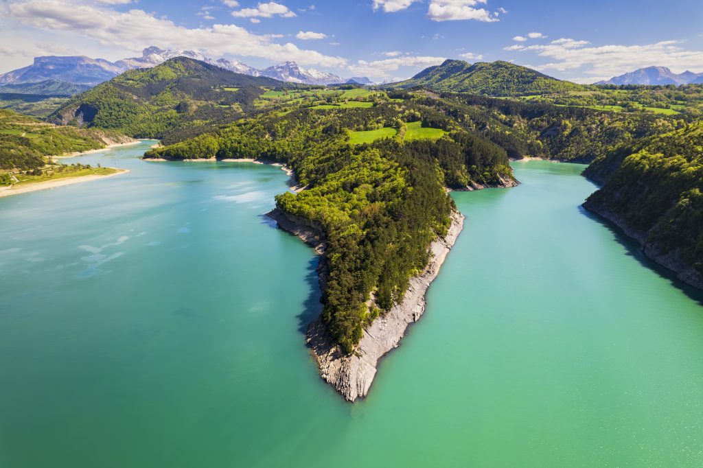Couleurs d'été sur le lac de Monteynard-Avignonet en Matheysine, Isère
