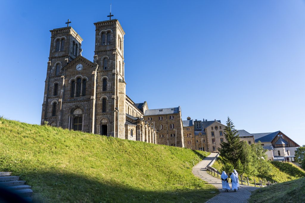 Le sanctuaire de Notre-Dame de La Salette, Matheysine, Isère